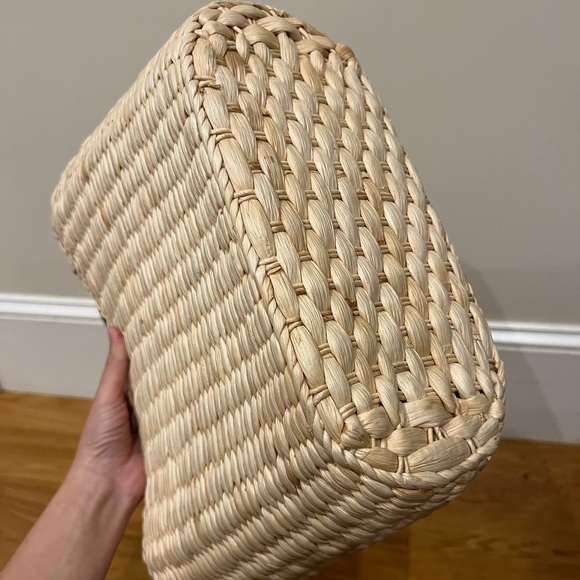 NWOT woven tote bag! - Picture 7 of 7